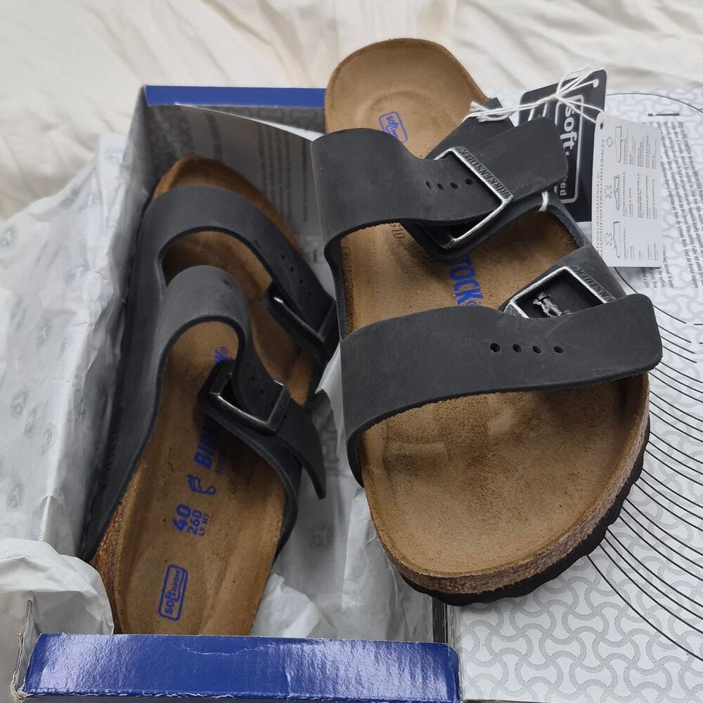 NEW Birkenstock Arizona Black leather soft footbed women size 40 US 9.5